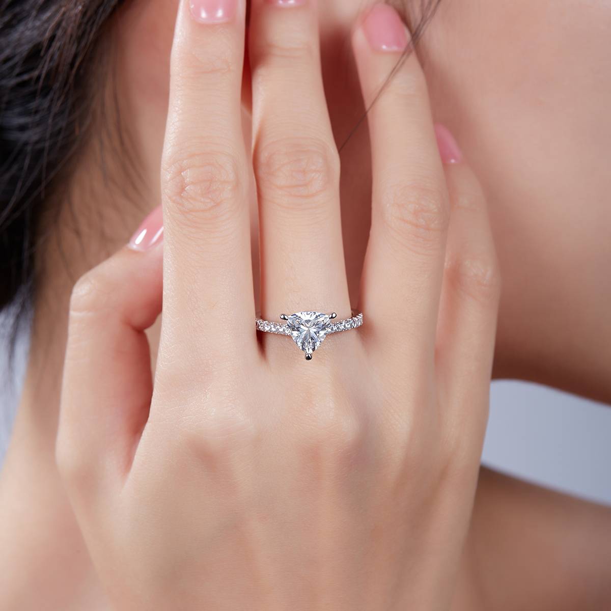 Micro inlaid triangle S925 silver plated white gold moissanite diamond women's ring 2.0 carats D-grade